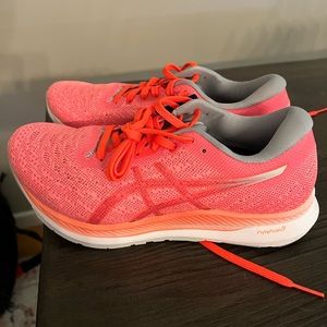 Brand new with tags AASICS evoride